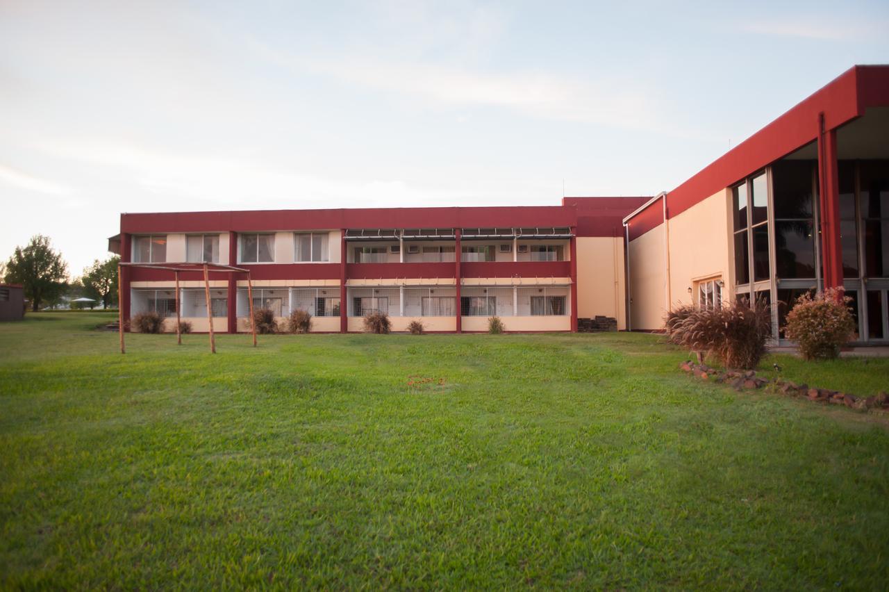 Manantiales Hotel De Turismo Monte Caseros Kültér fotó